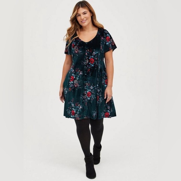 Torrid Mini Velvet Skater Dress Dark Green Floral V-Neck Plus Size 4X NEW - Picture 1 of 16